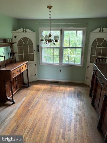 2406 MARLETON DR, Wilmington, DE 19810