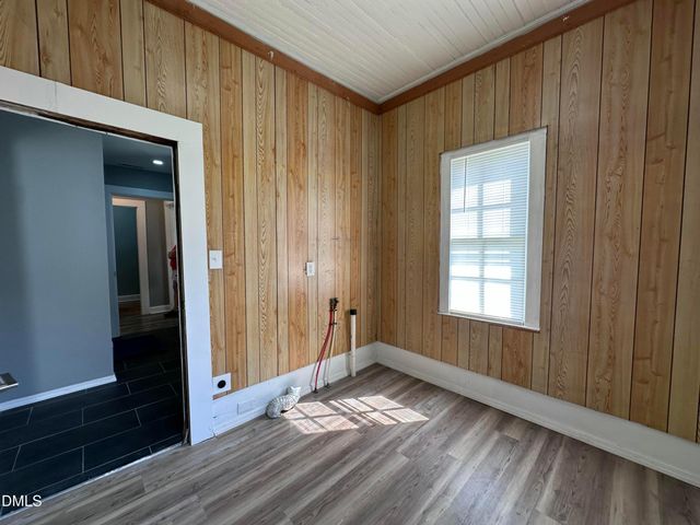 201 N Massey Street, Selma, NC 27576