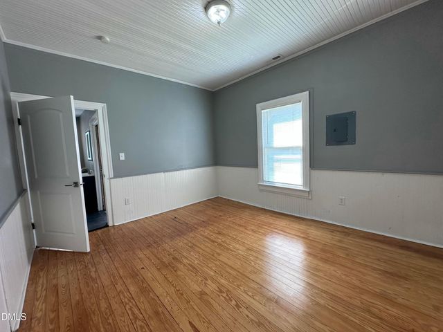 201 N Massey Street, Selma, NC 27576