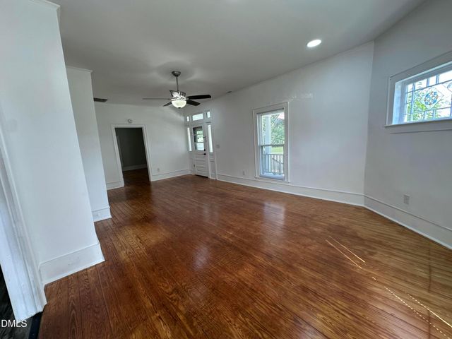 201 N Massey Street, Selma, NC 27576