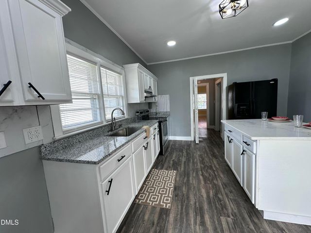 201 N Massey Street, Selma, NC 27576