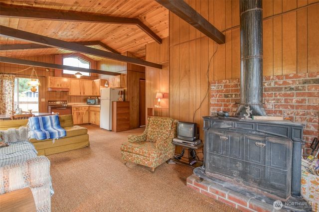 824 Hassalo Avenue SE, Ocean Shores, WA 98569