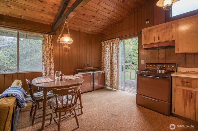 824 Hassalo Avenue SE, Ocean Shores, WA 98569