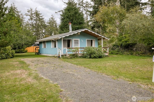 824 Hassalo Avenue SE, Ocean Shores, WA 98569