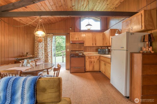 824 Hassalo Avenue SE, Ocean Shores, WA 98569