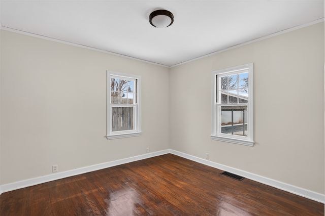 702 Maxwelton Drive, Des Moines, IA 50315