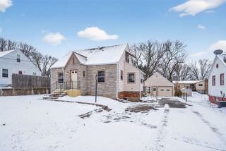 702 Maxwelton Drive, Des Moines, IA 50315