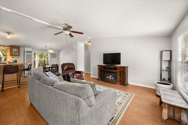 363 Elm Pass 2 Rd, Center Point, TX 78010