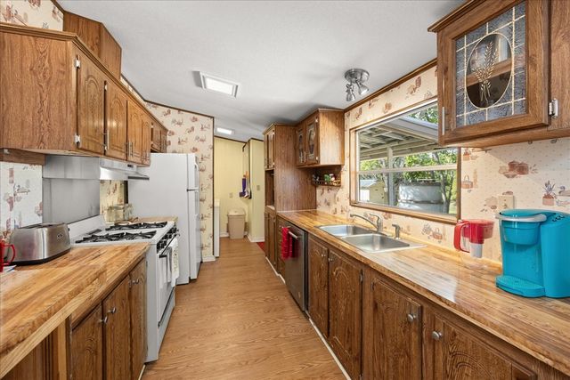 363 Elm Pass 2 Rd, Center Point, TX 78010