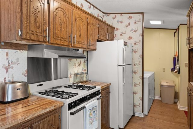 363 Elm Pass 2 Rd, Center Point, TX 78010