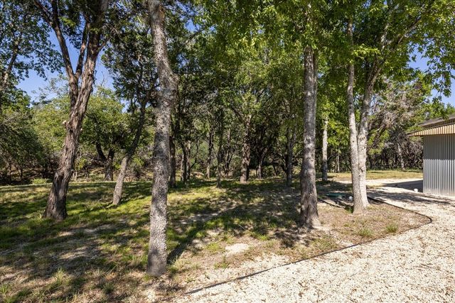 363 Elm Pass 2 Rd, Center Point, TX 78010