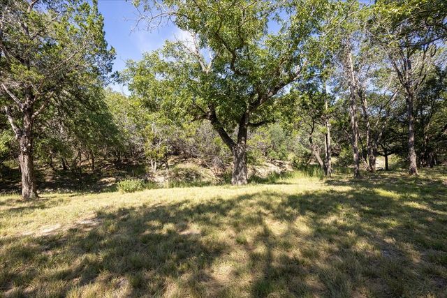363 Elm Pass 2 Rd, Center Point, TX 78010