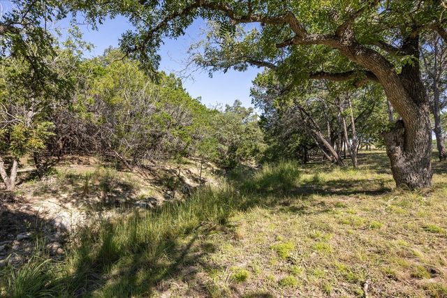 363 Elm Pass 2 Rd, Center Point, TX 78010