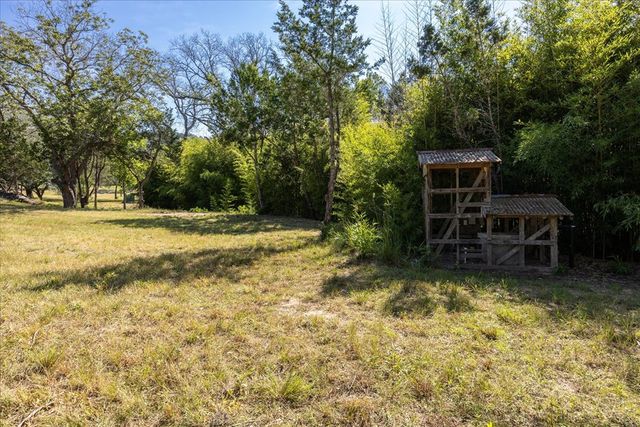 363 Elm Pass 2 Rd, Center Point, TX 78010