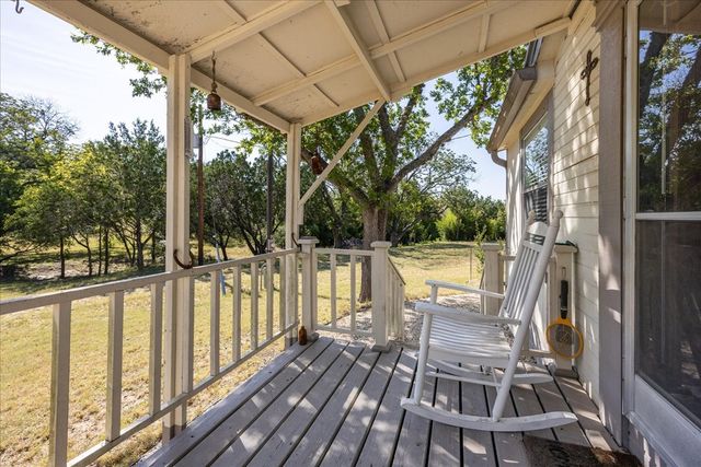 363 Elm Pass 2 Rd, Center Point, TX 78010
