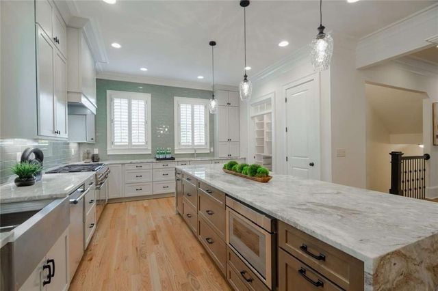 1364 Manget Way, Dunwoody, GA 30338