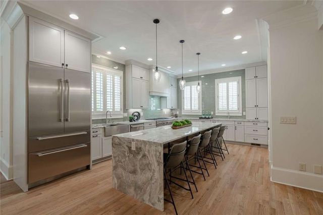 1364 Manget Way, Dunwoody, GA 30338