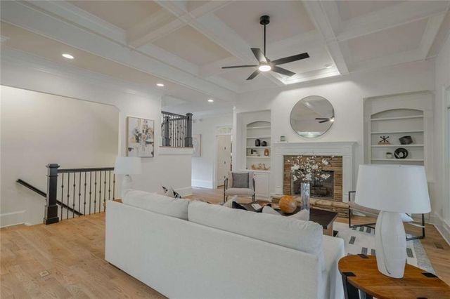 1364 Manget Way, Dunwoody, GA 30338