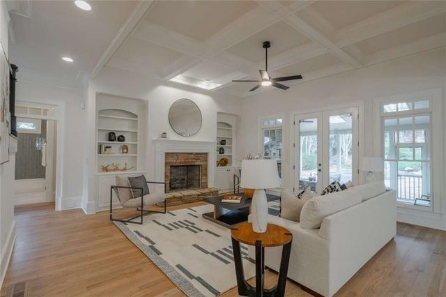 1364 Manget Way, Dunwoody, GA 30338