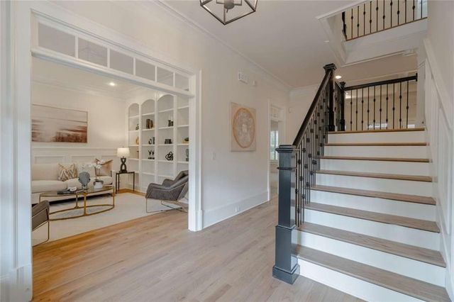 1364 Manget Way, Dunwoody, GA 30338