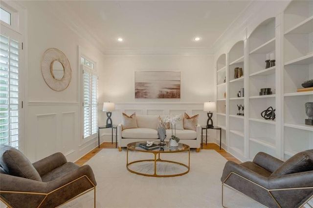 1364 Manget Way, Dunwoody, GA 30338