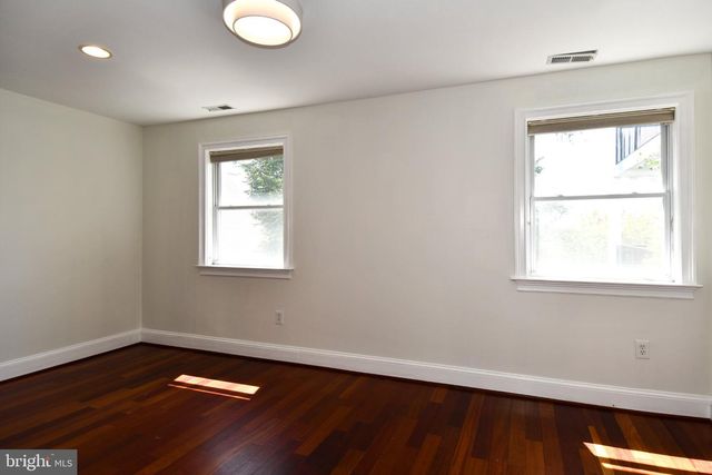 928 MADISON ST NW, Washington, DC 20011