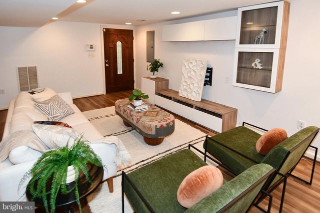 928 MADISON ST NW, Washington, DC 20011