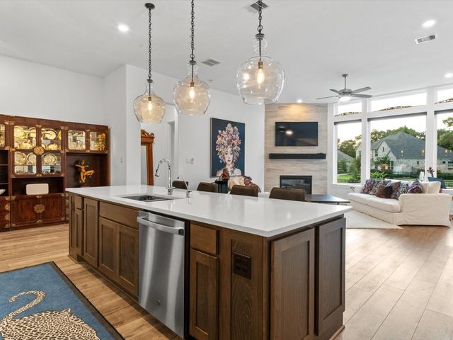 8513 Alford Point Drive, Magnolia, TX 77354