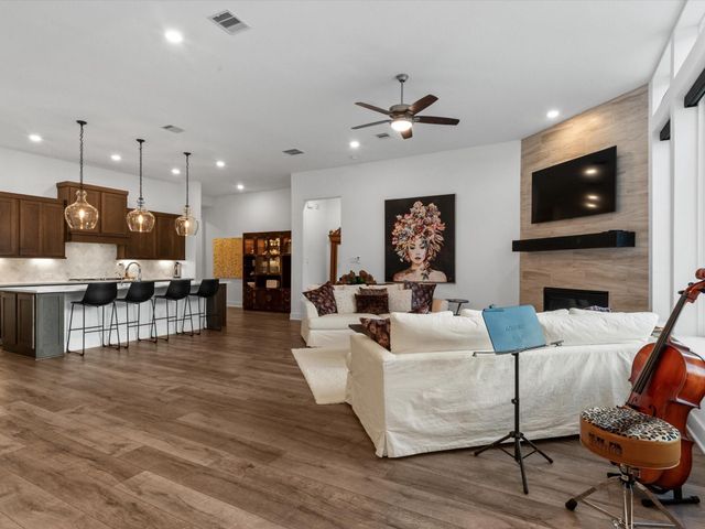 8513 Alford Point Drive, Magnolia, TX 77354