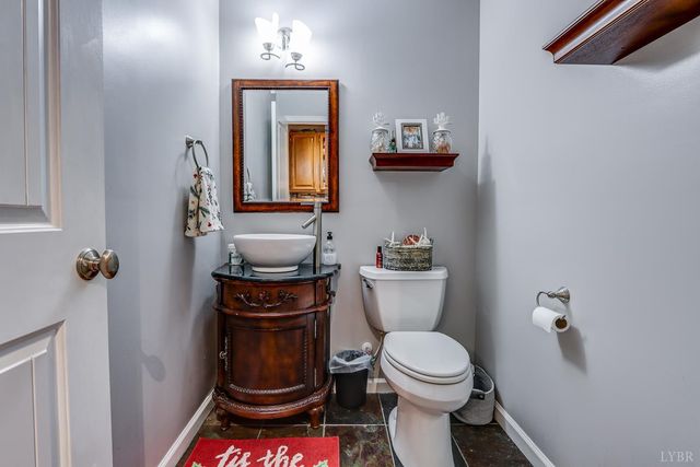 2487 Cifax Road, Goode, VA 24556