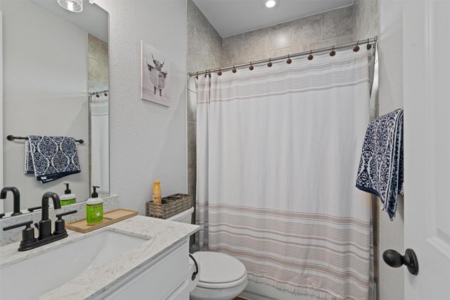 312 Rieti PKWY, Liberty Hill, TX 78642