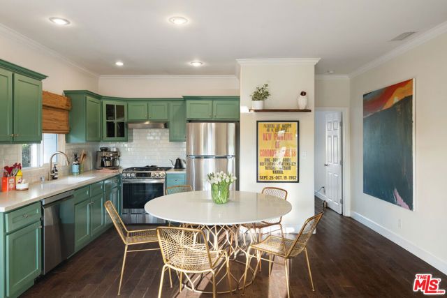 3434 7th Avenue, Los Angeles, CA 90018