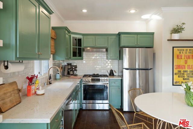 3434 7th Avenue, Los Angeles, CA 90018