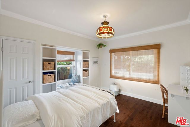 3434 7th Avenue, Los Angeles, CA 90018