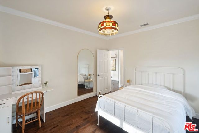 3434 7th Avenue, Los Angeles, CA 90018