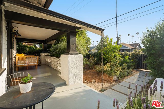 3434 7th Avenue, Los Angeles, CA 90018