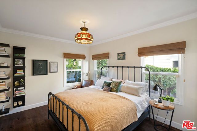 3434 7th Avenue, Los Angeles, CA 90018