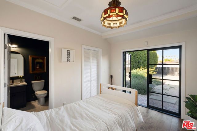 3434 7th Avenue, Los Angeles, CA 90018