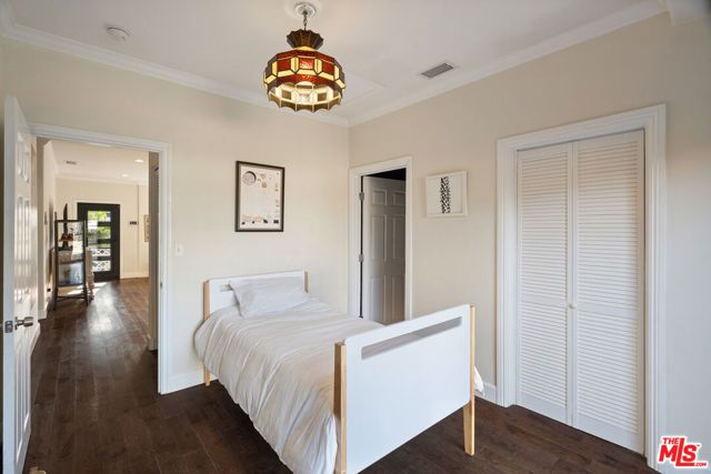 3434 7th Avenue, Los Angeles, CA 90018