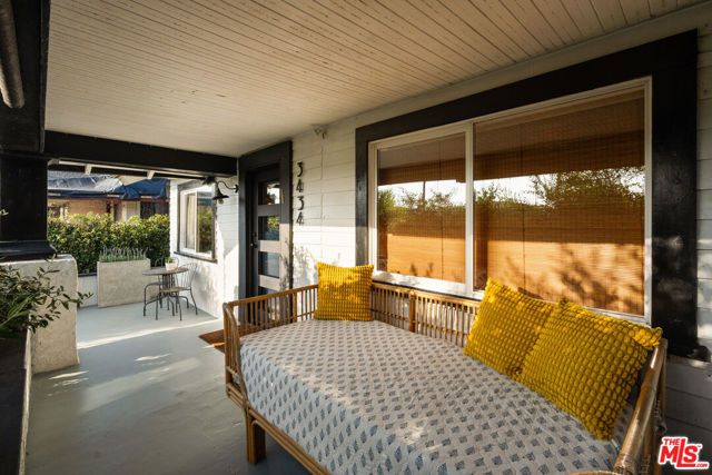 3434 7th Avenue, Los Angeles, CA 90018