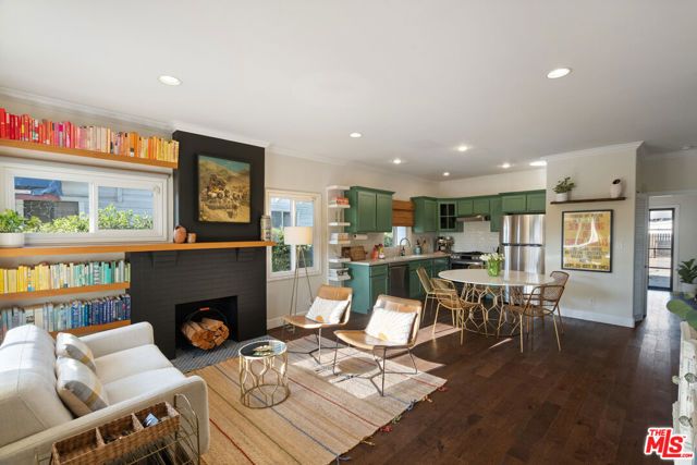 3434 7th Avenue, Los Angeles, CA 90018