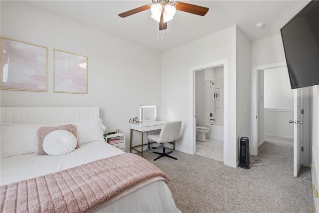4801 W Triangle Street, Fayetteville, AR 72704