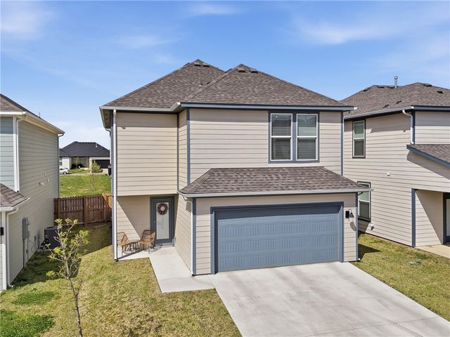 4801 W Triangle Street, Fayetteville, AR 72704