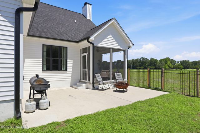 2336 Soddy Lane, Grimesland, NC 27837