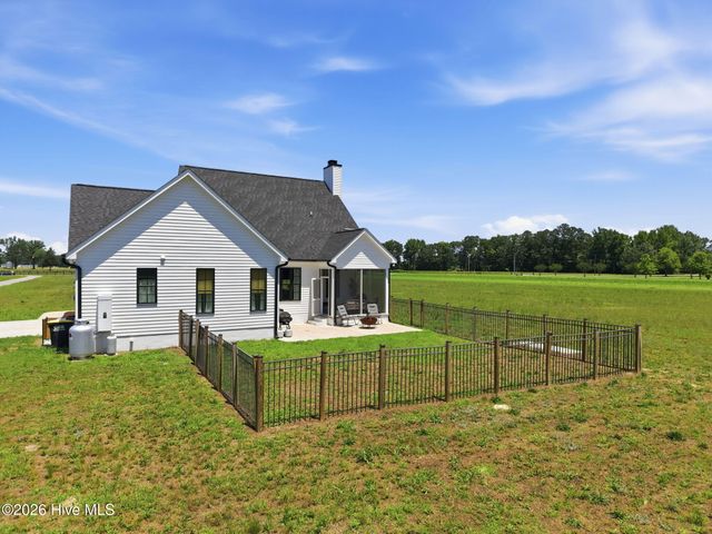 2336 Soddy Lane, Grimesland, NC 27837