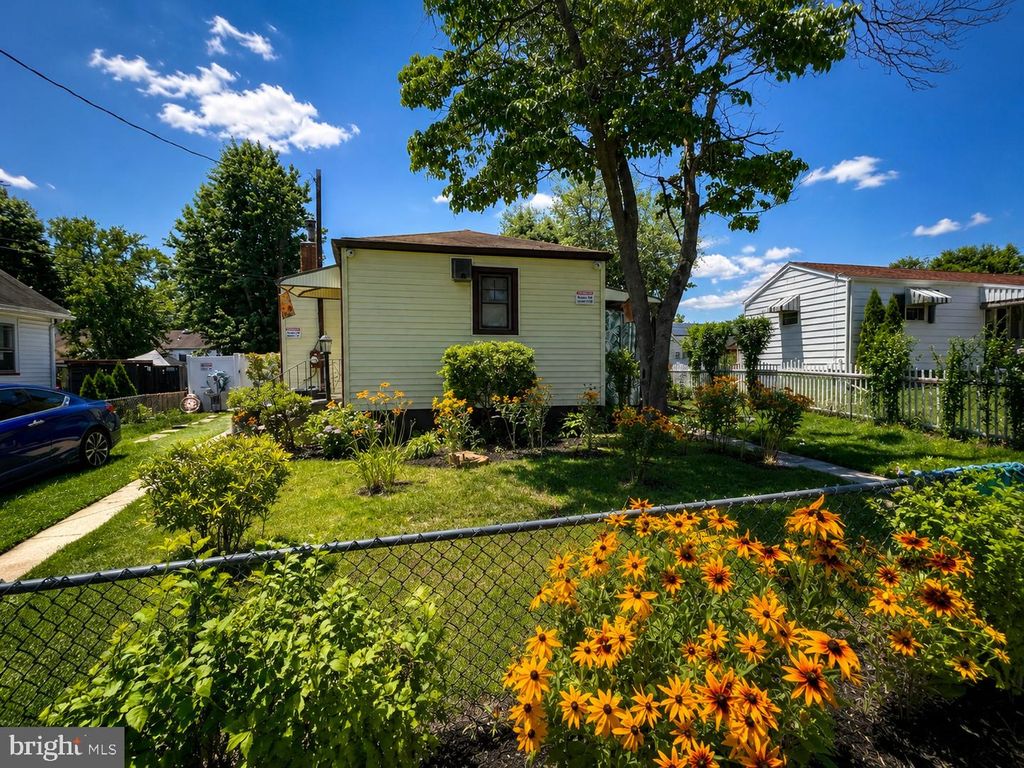 125 ROOSEVELT AVE, Mount Ephraim, NJ 08059