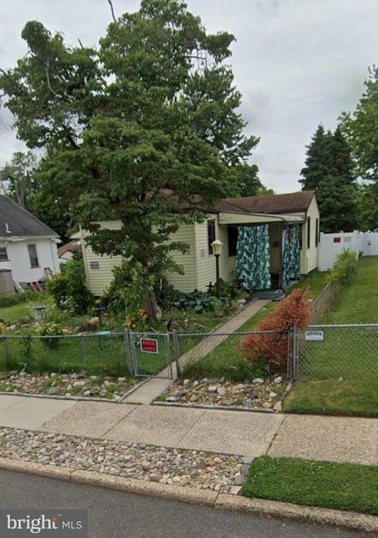 125 ROOSEVELT AVE, Mount Ephraim, NJ 08059