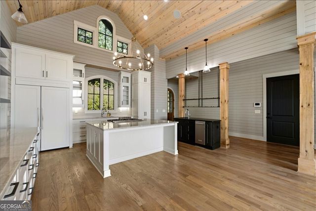 207 Utana Bluffs Trail, Ellijay, GA 30540