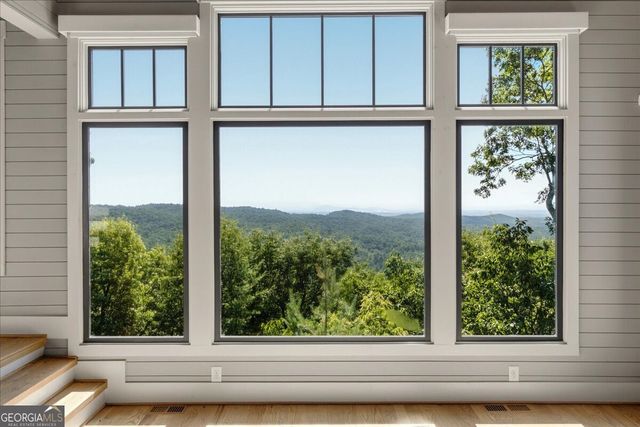 207 Utana Bluffs Trail, Ellijay, GA 30540