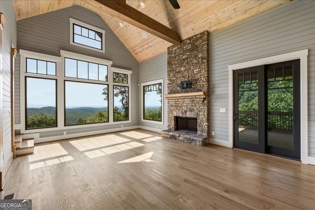 207 Utana Bluffs Trail, Ellijay, GA 30540
